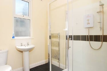 5 bed house, Hamilton Gardens, Near university, Plymouth, PL46PQ - Image 9